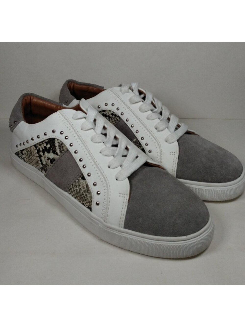 Steve Madden Annita Women's Sz 8.5 Sneakers Grey & White Snake Skin Print FLAW